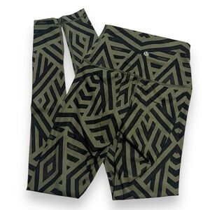 LULULEMON Wunder Under Pant Roll Down Waist Luxtreme Chevron Green Black Size 4